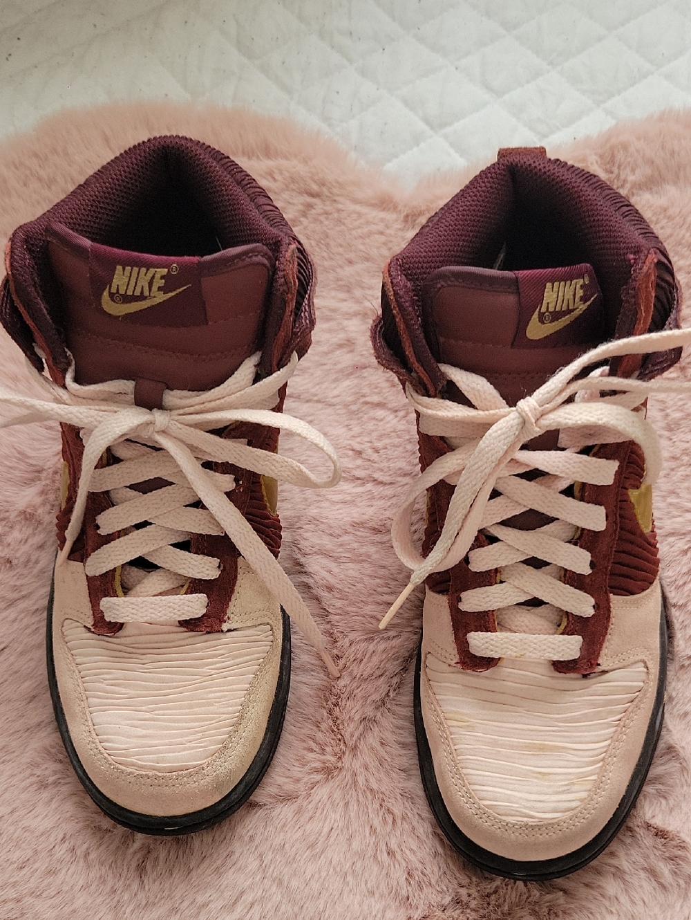 Nike Girl High-Top Sneakers in Burgundy and Pink with Gold Logo